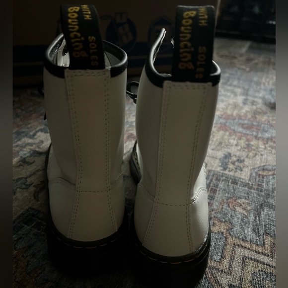DR MARTEN boots brand new - Picture 5 of 6